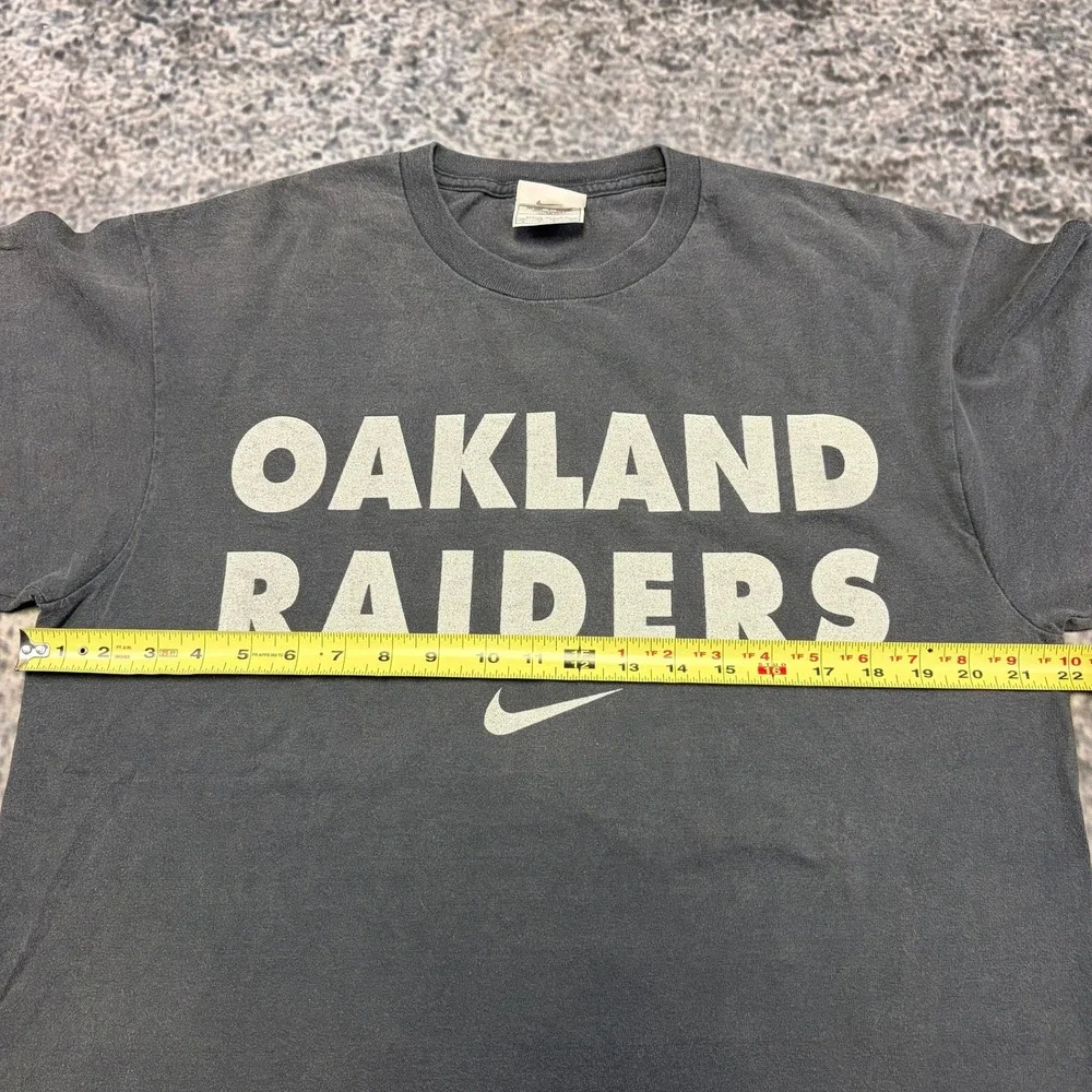 VTG Nike Center Swoosh Oakland Raiders T Shirt Mens Medium Black Faded USA 90s